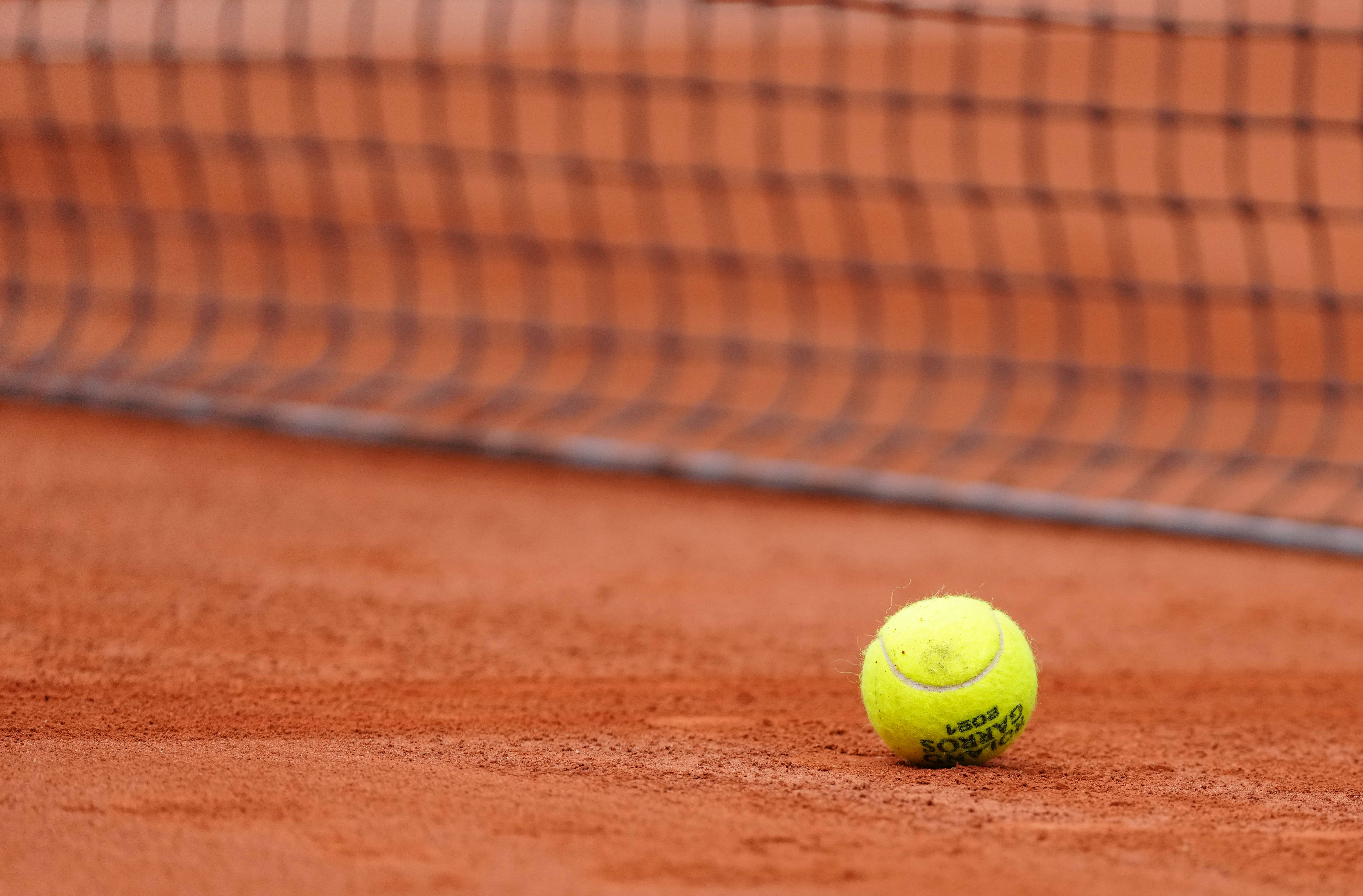 他凭借个人 他凭借个人