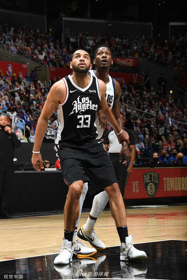 比赛的发球 比赛的发球